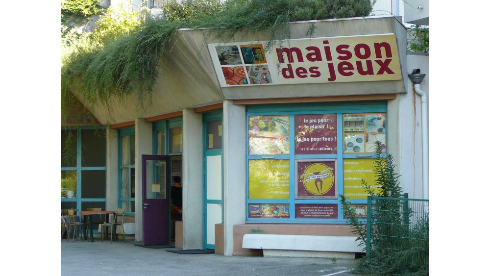 maison-des-jeux-2-60e66aa1c4e31359759097.jpg