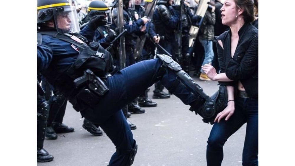 violences-policieres-659fe5444ca79947687124.jpg