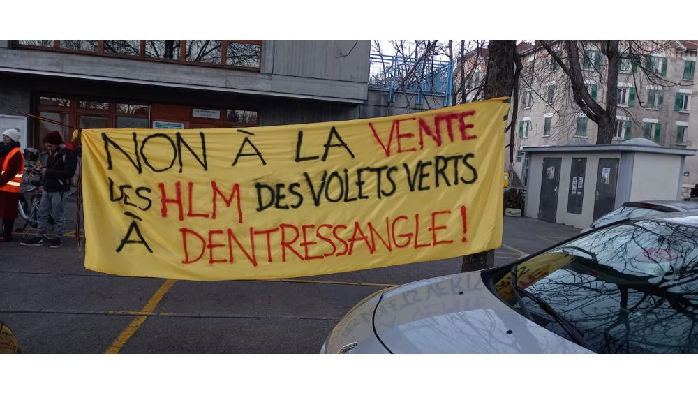 volets-verts-2-65c60fed28899399059660.jpg